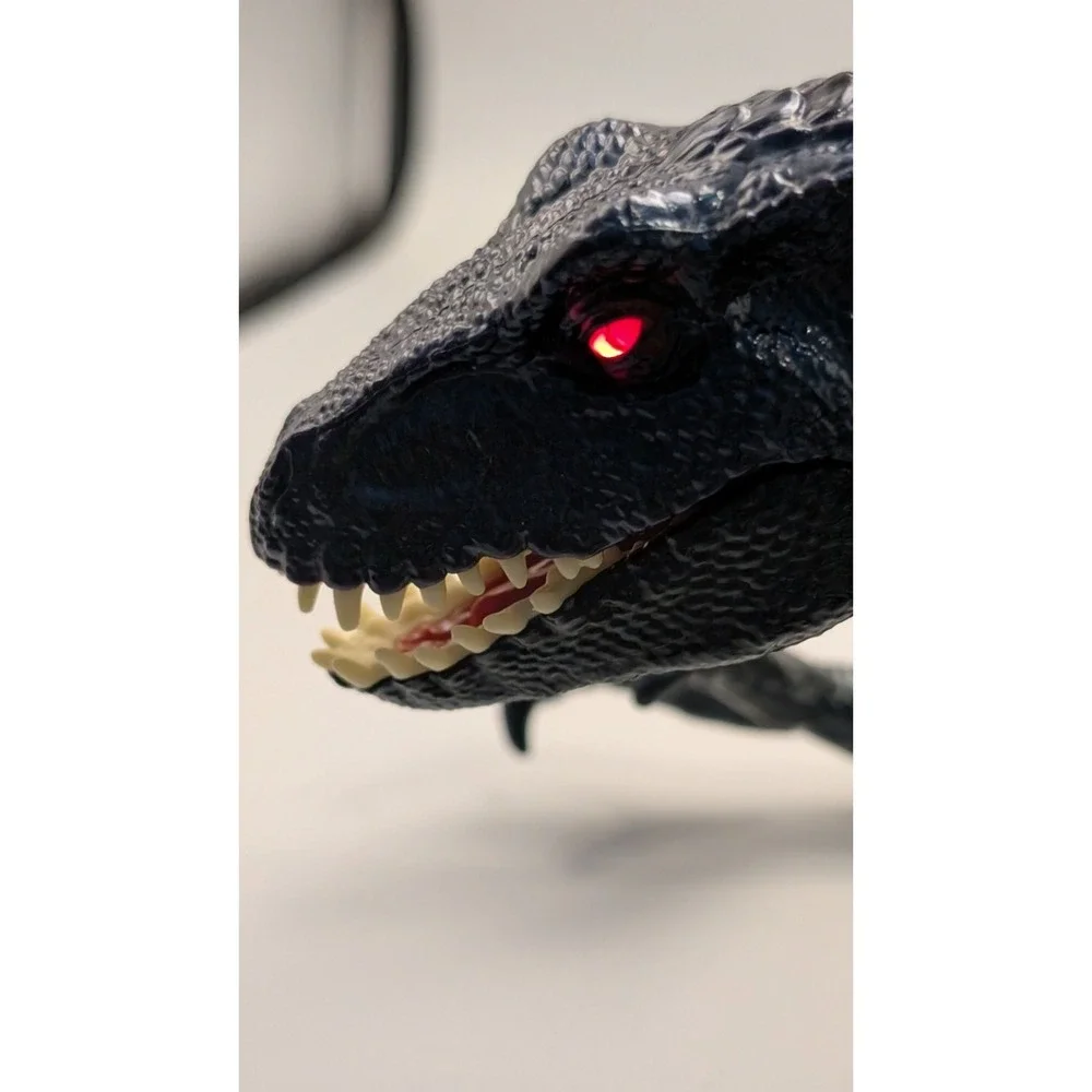 Jurassic World Track 'n Attack Indoraptor 16